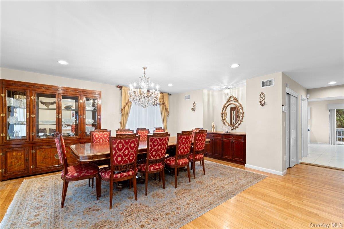 #11 photo, 47 Berkshire Road, Great Neck , NY 11023