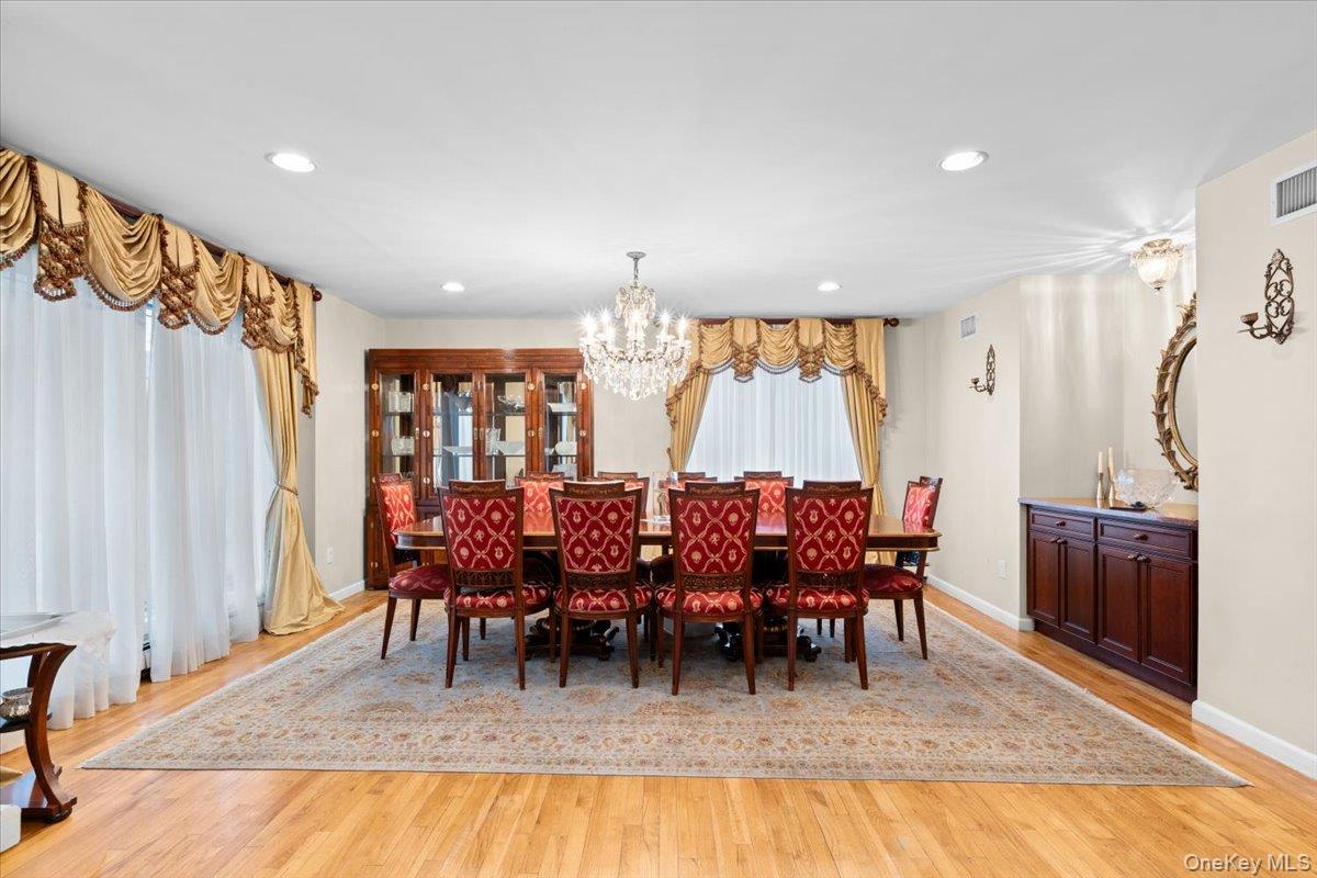 #12 photo, 47 Berkshire Road, Great Neck , NY 11023