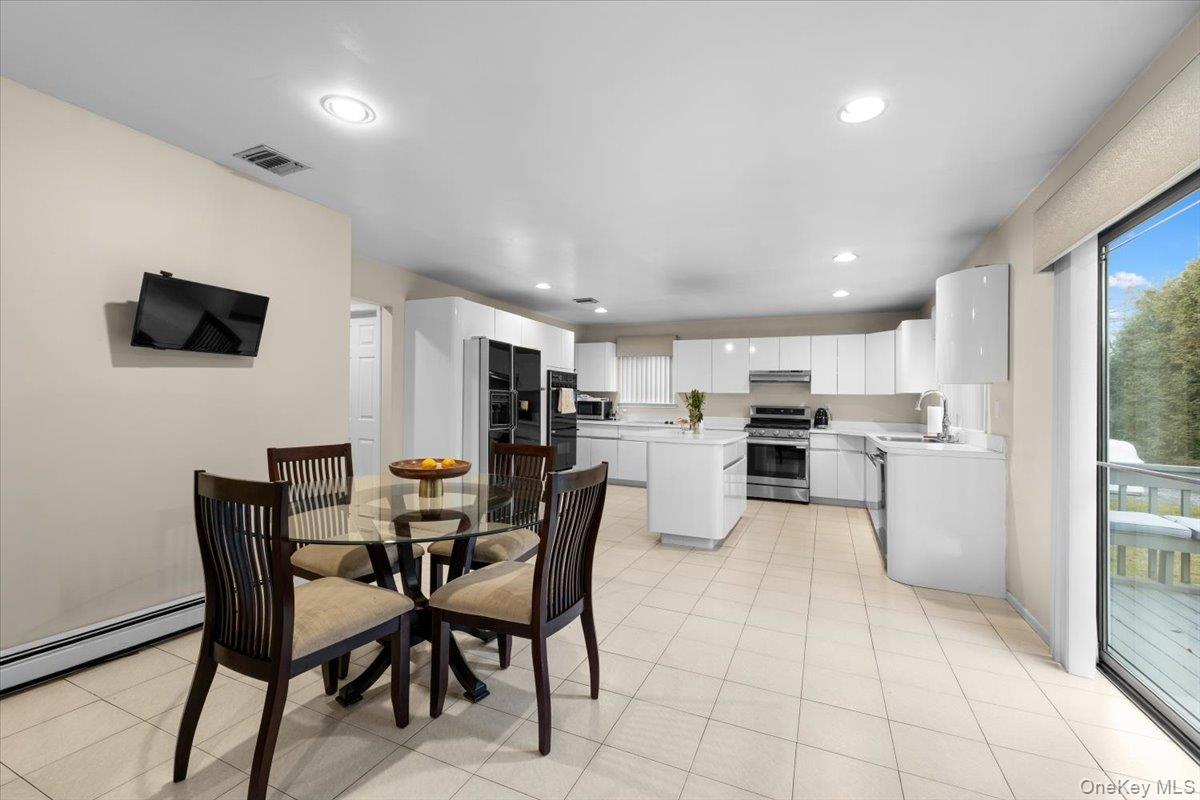 #17 photo, 47 Berkshire Road, Great Neck , NY 11023