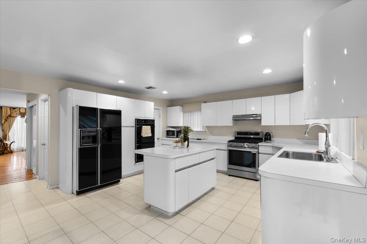 #18 photo, 47 Berkshire Road, Great Neck , NY 11023