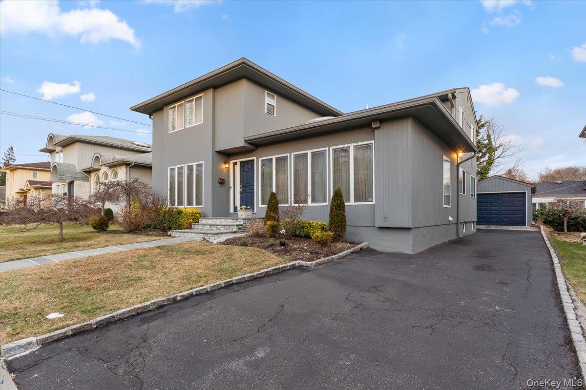 #2 photo, 47 Berkshire Road, Great Neck , NY 11023