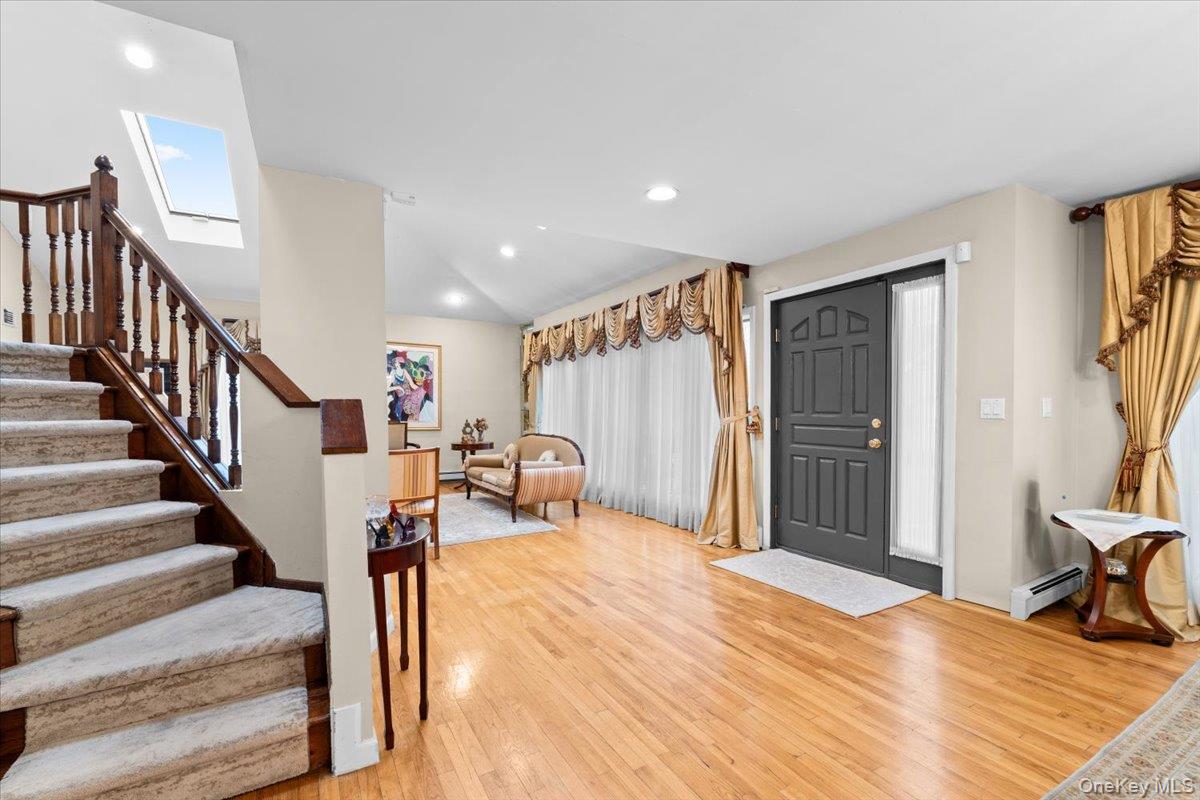 #3 photo, 47 Berkshire Road, Great Neck , NY 11023