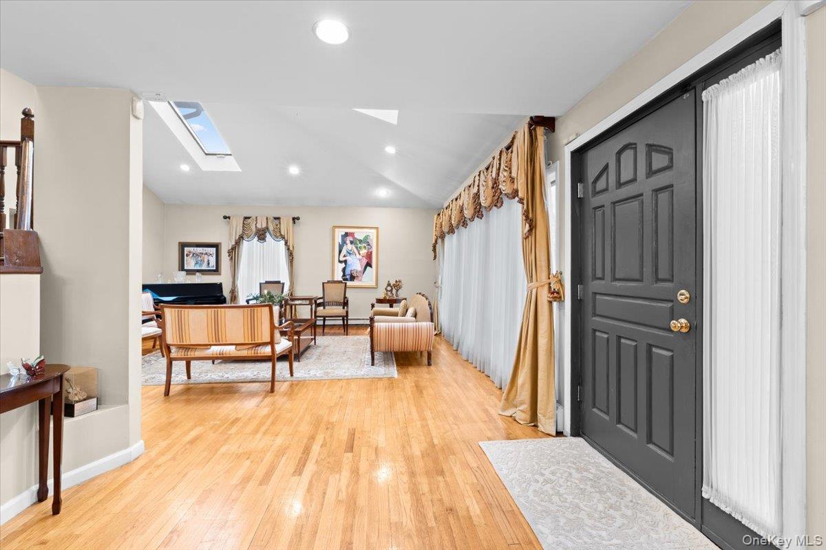 #4 photo, 47 Berkshire Road, Great Neck , NY 11023