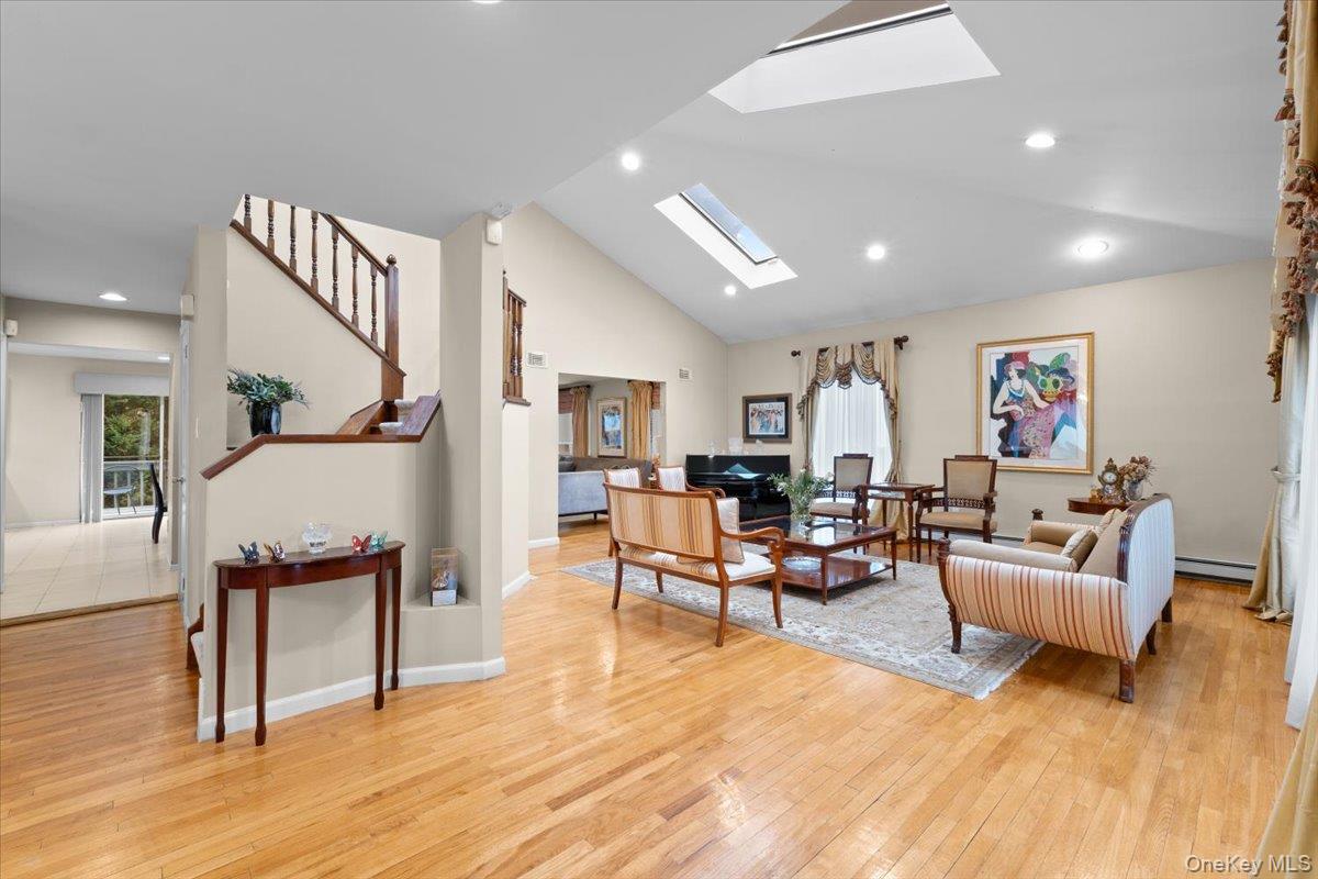 #5 photo, 47 Berkshire Road, Great Neck , NY 11023