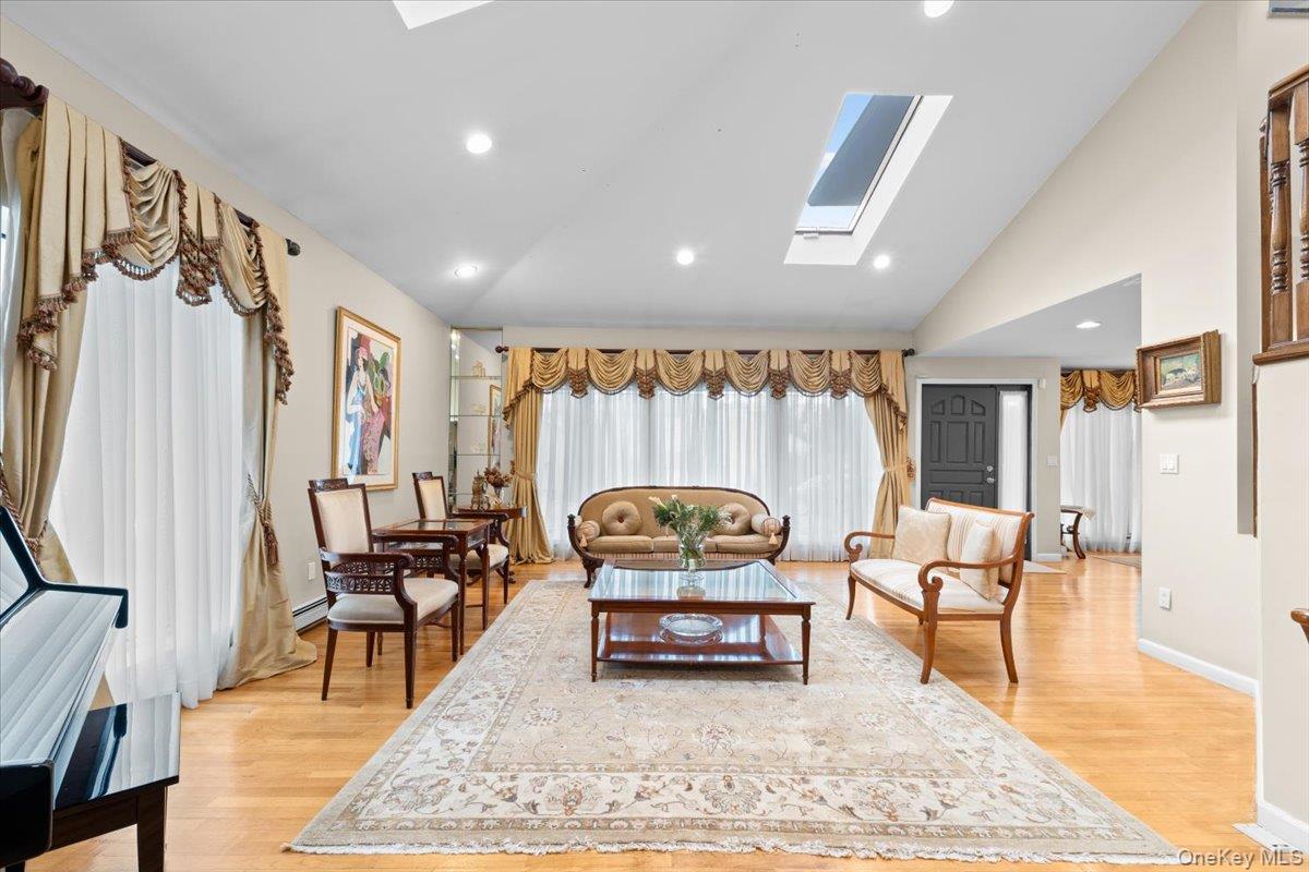 #7 photo, 47 Berkshire Road, Great Neck , NY 11023