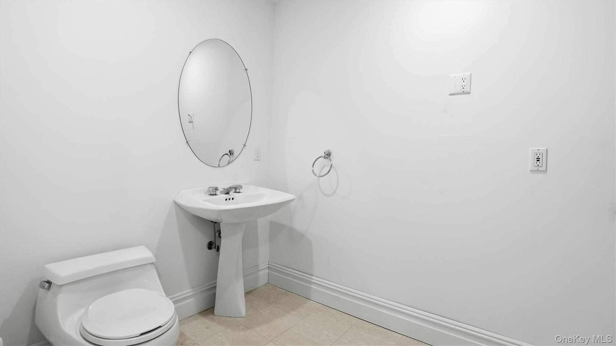 #13 photo, 103 Middle Pond Road, Southampton , NY 11968