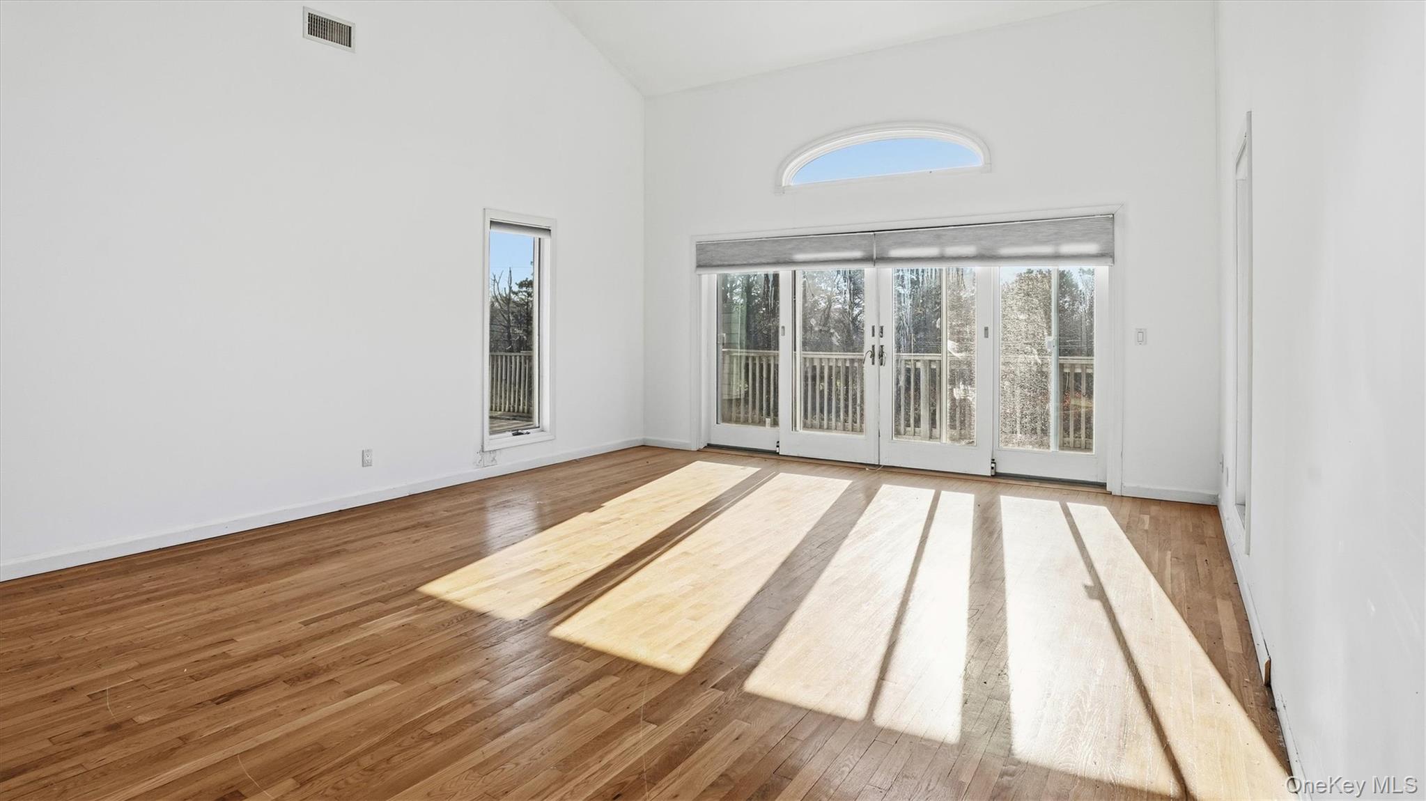 #20 photo, 103 Middle Pond Road, Southampton , NY 11968