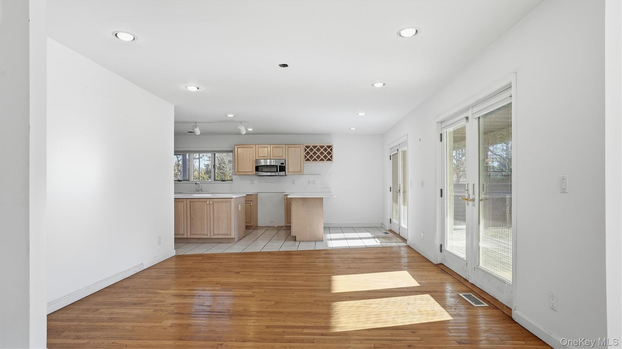 #9 photo, 103 Middle Pond Road, Southampton , NY 11968