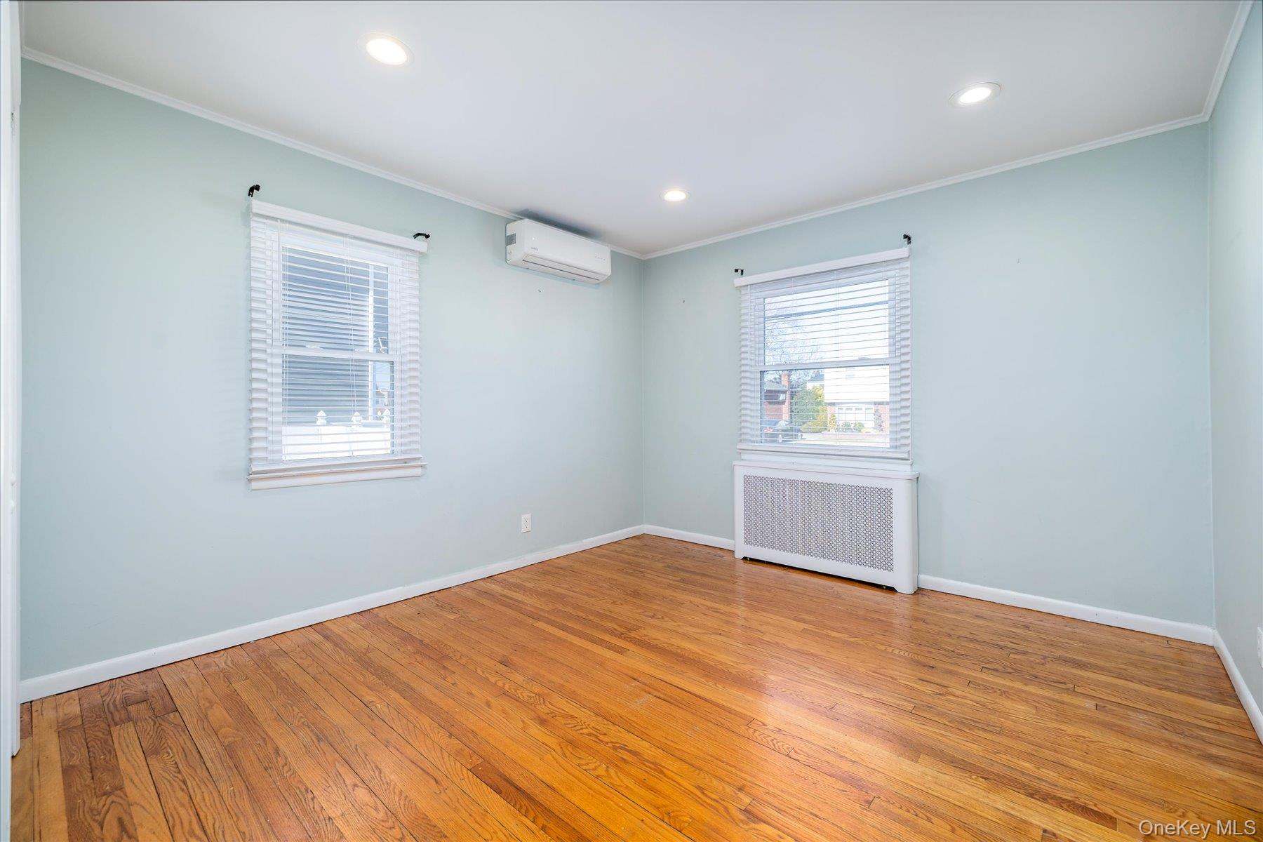 #12 photo, 130 Cleveland Avenue, Massapequa , NY 11758