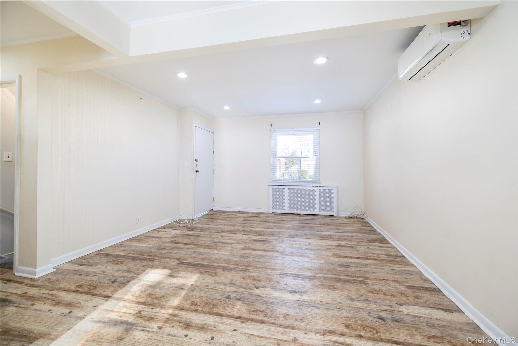 #4 photo, 130 Cleveland Avenue, Massapequa , NY 11758