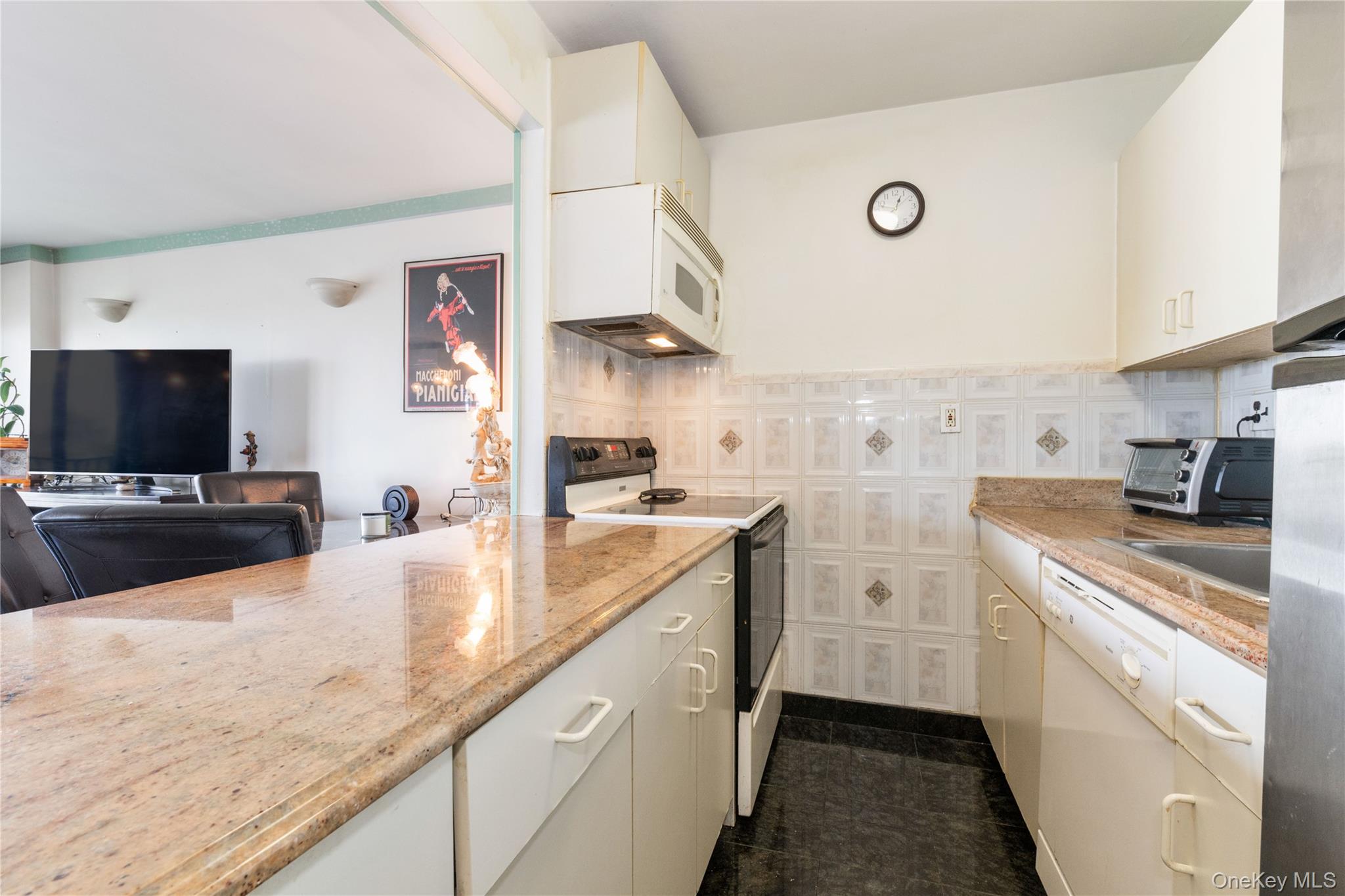 #10 photo, 25-40 Shore Boulevard, Astoria , NY 11102