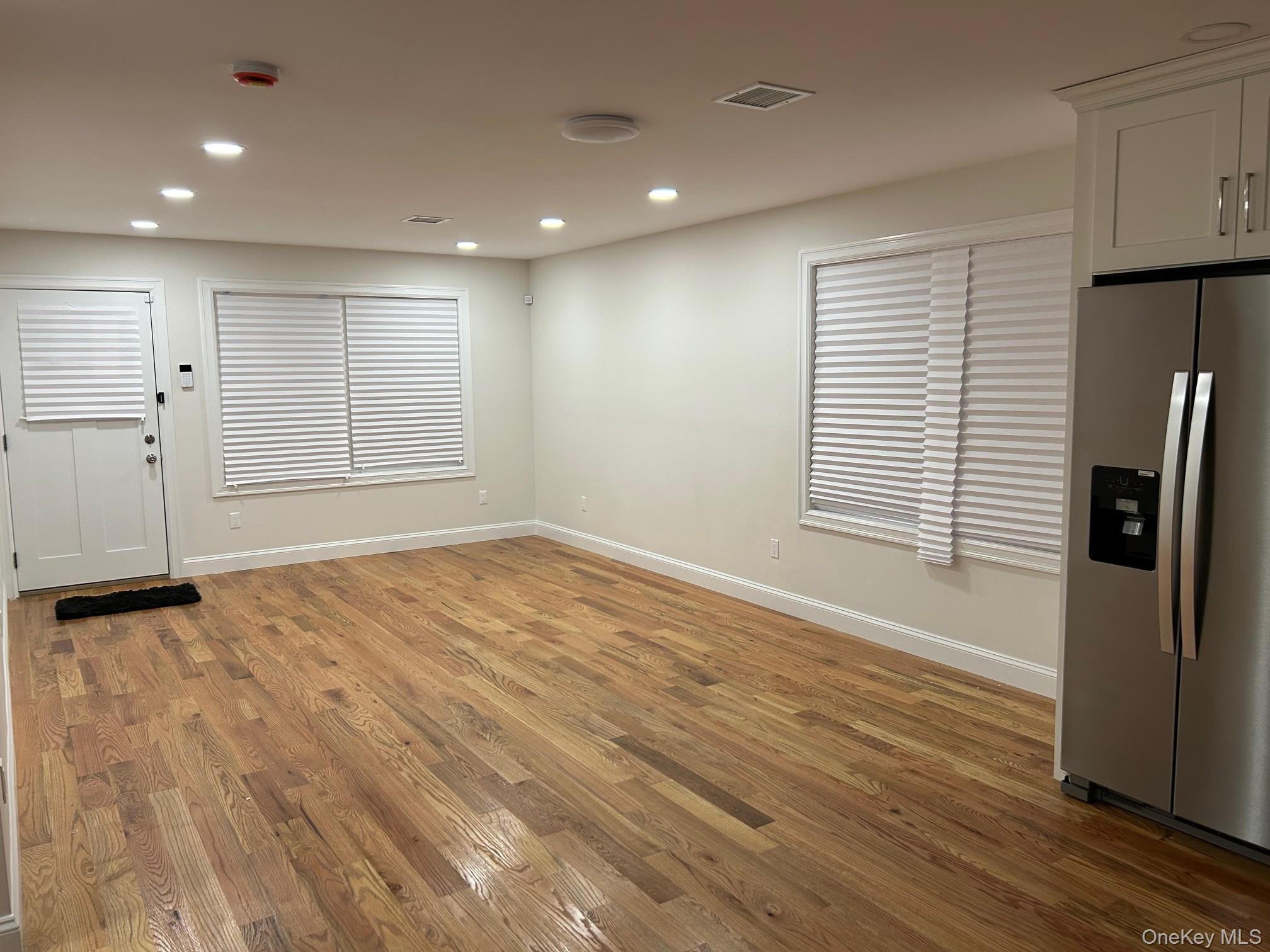 #3 photo, 53 Hewlett Street, ناسو Hempstead , NY 11550