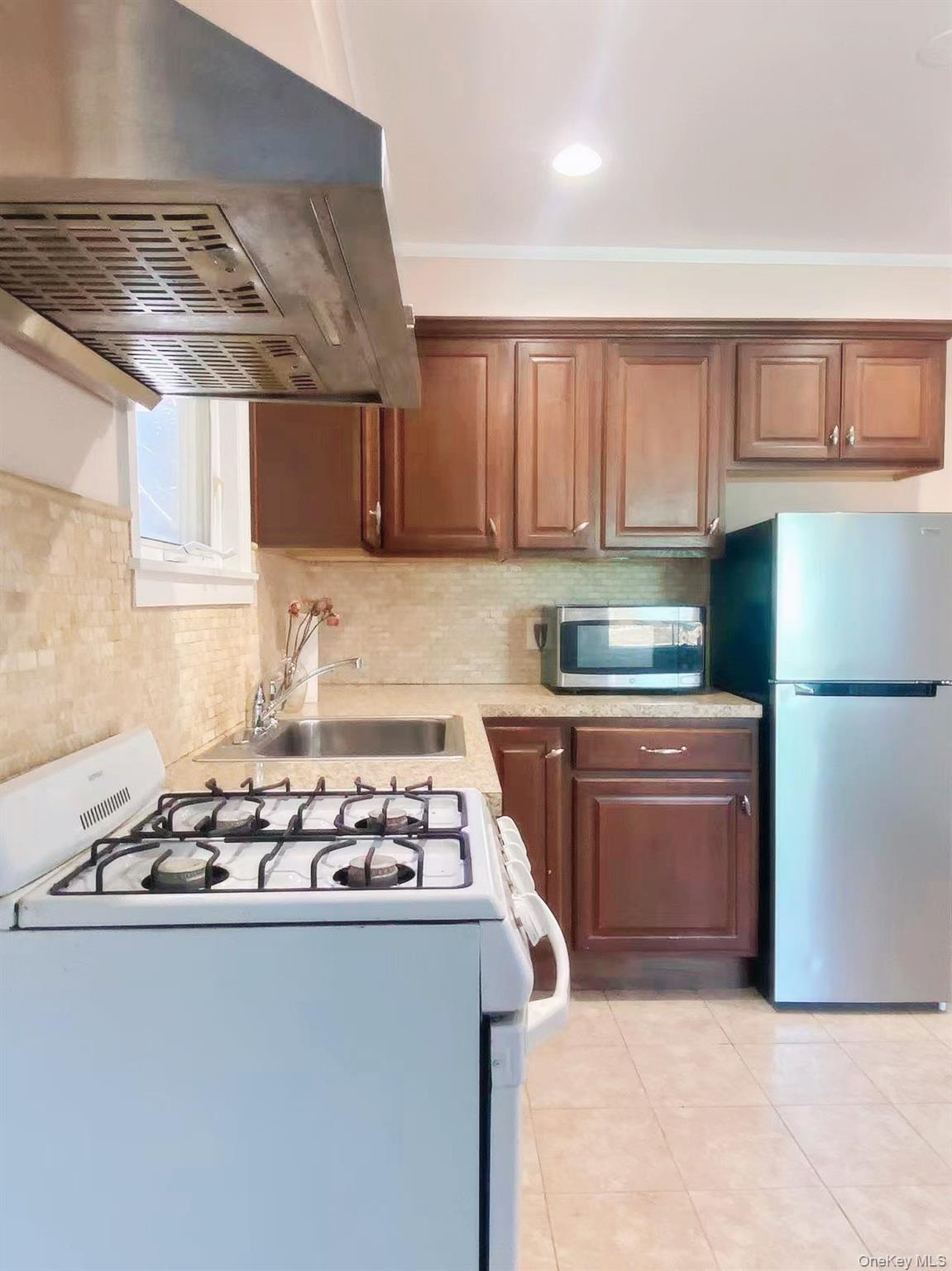 #7 photo, 11 Edgewood Place, 东长岛 Huntington Station , NY 11746