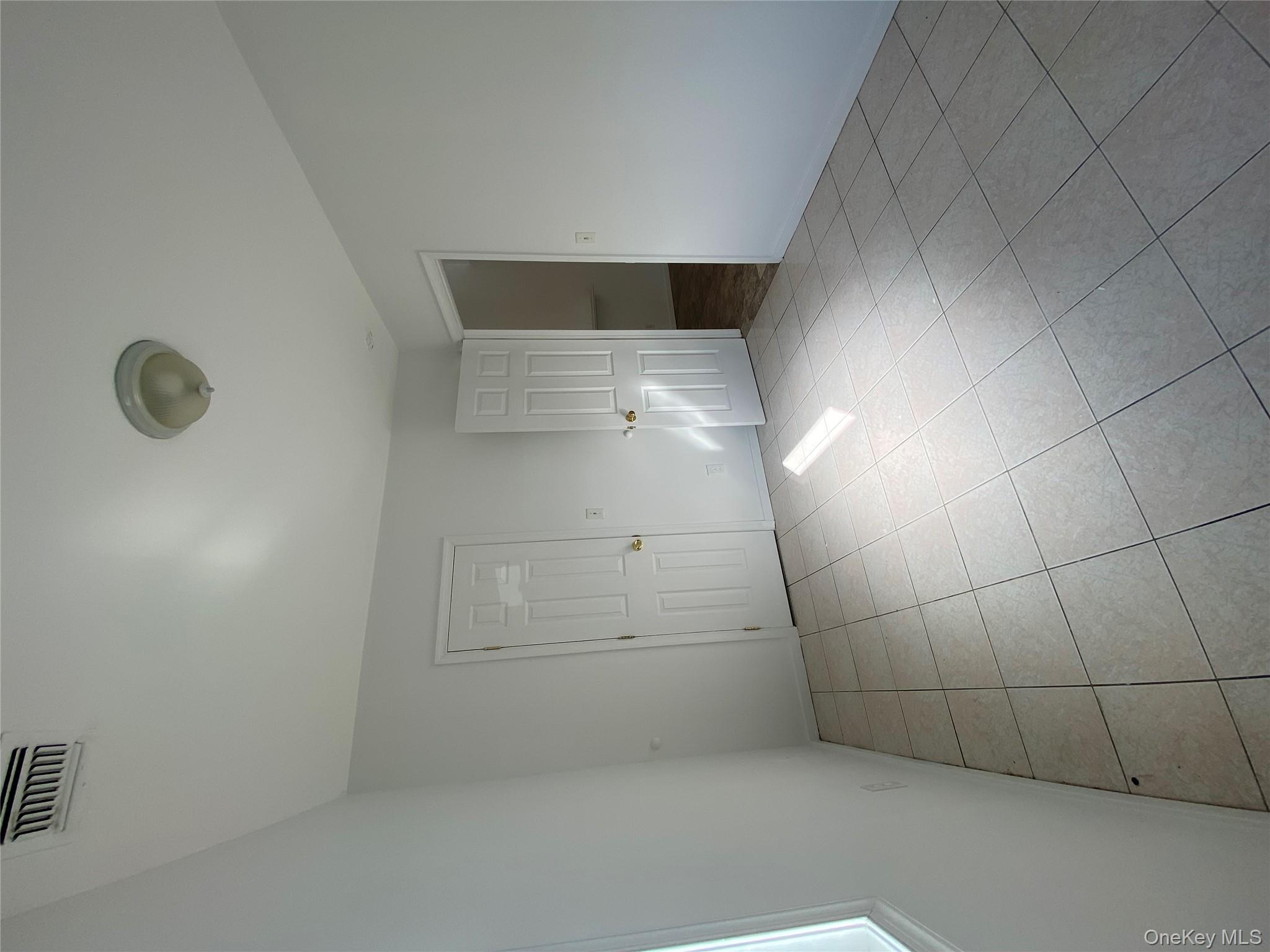 #7 photo, 355 Bayville Avenue, Bayville , NY 11709