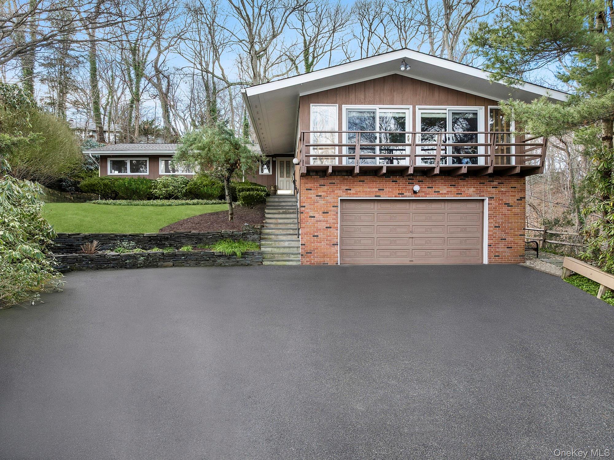 #1 photo, 41 Spring Hollow Road, سوفولك Centerport , NY 11721