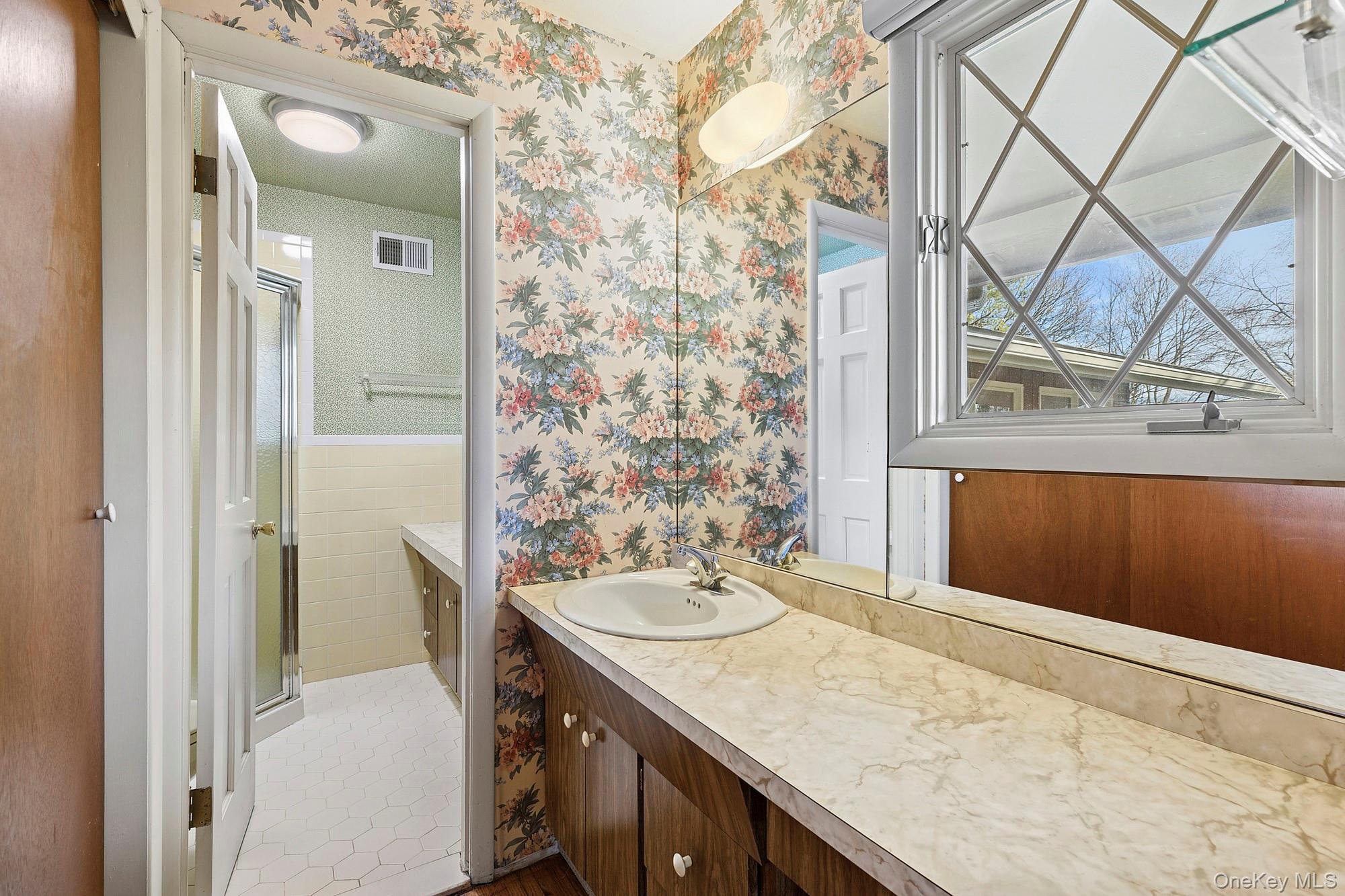 #19 photo, 41 Spring Hollow Road, سوفولك Centerport , NY 11721