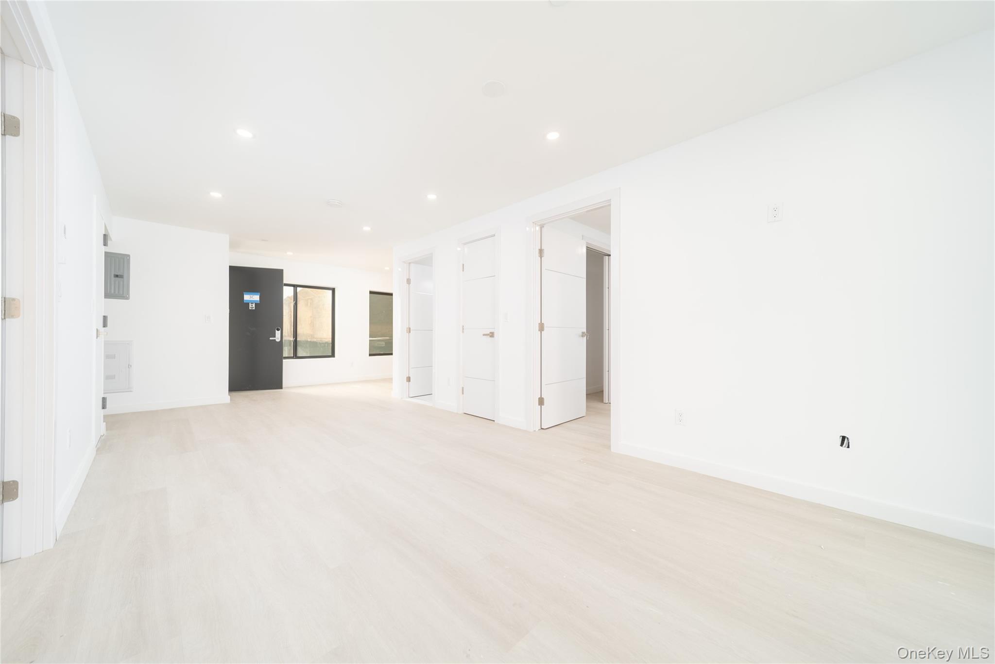 #6 photo, 132-55 41 Road, קווינס Flushing , NY 11355