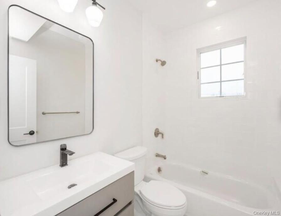 #4 photo, 142 Maple Avenue, Rye , NY 10580