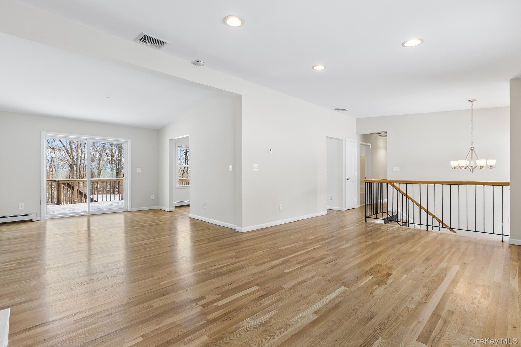 #7 photo, 55 Albion Oval, Mahopac , NY 10541