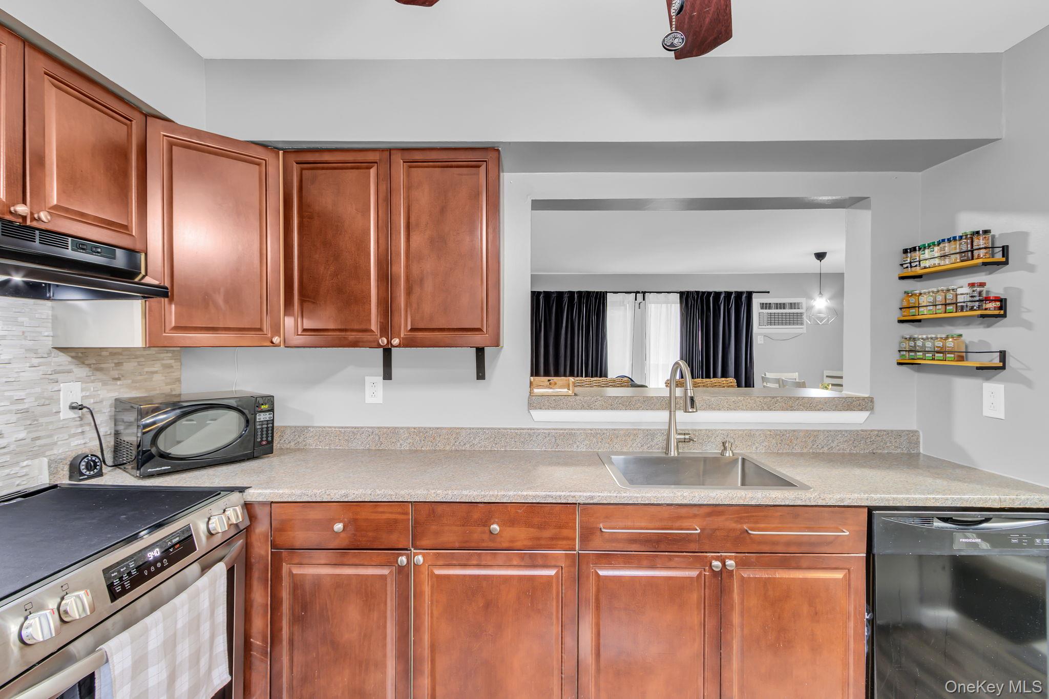 #16 photo, 3408 Chelsea Cove, Hopewell Junction , NY 12533