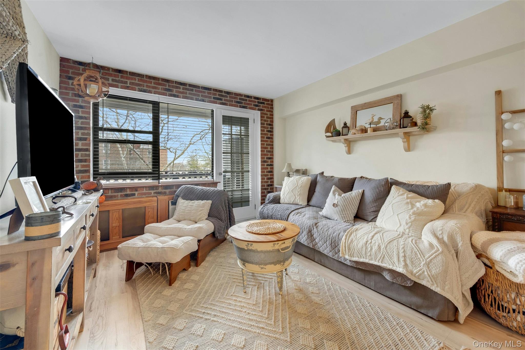 #4 photo, 620 Pelham Road, New Rochelle , NY 10805