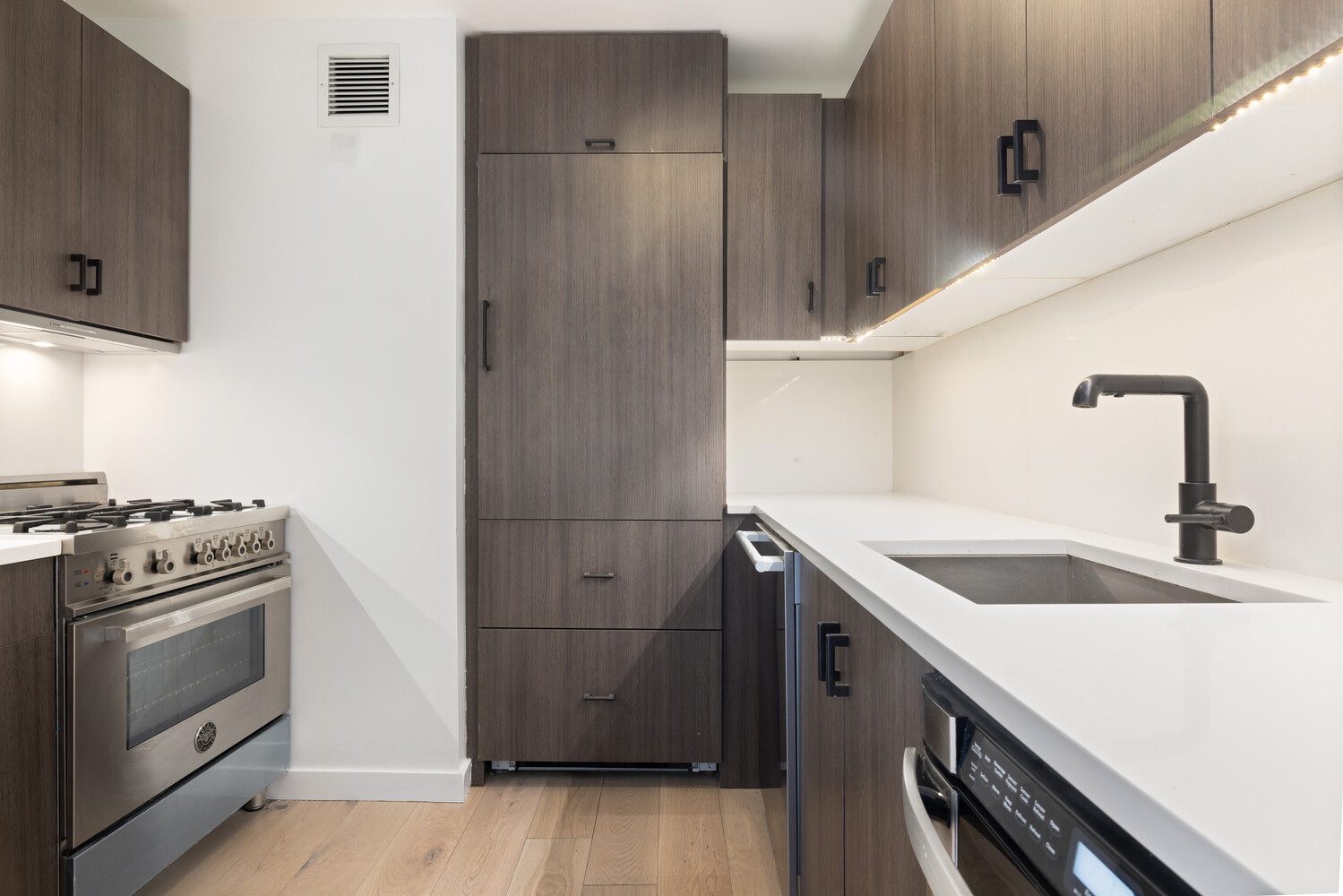 #4 photo, 175 W 95TH Street, Upper West Side , NY 10025