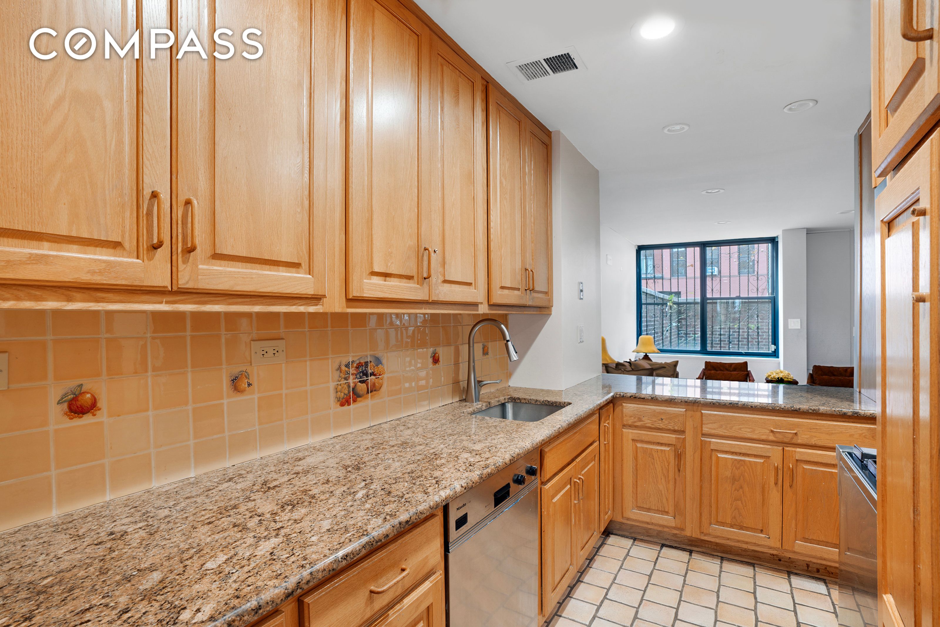 #14 photo, 37 Henry Street, Brooklyn Heights , NY 11201