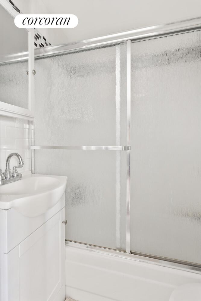 #4 photo, 117 ROEBLING Street, ब्रुकलीन Williamsburg , NY 11211