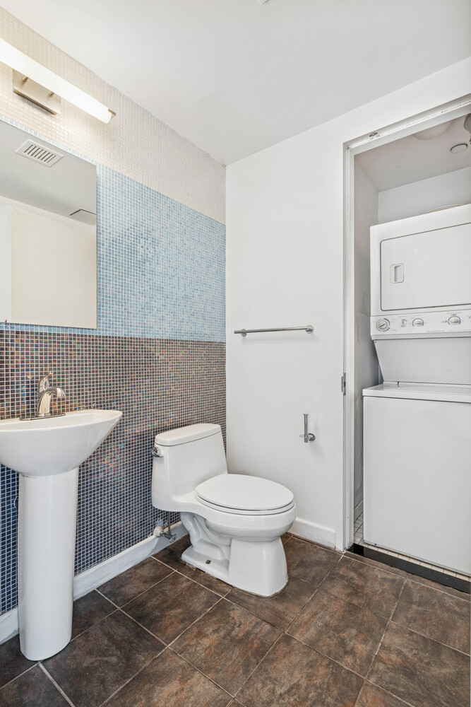 #10 photo, 261 W 28TH Street, Chelsea , NY 10001