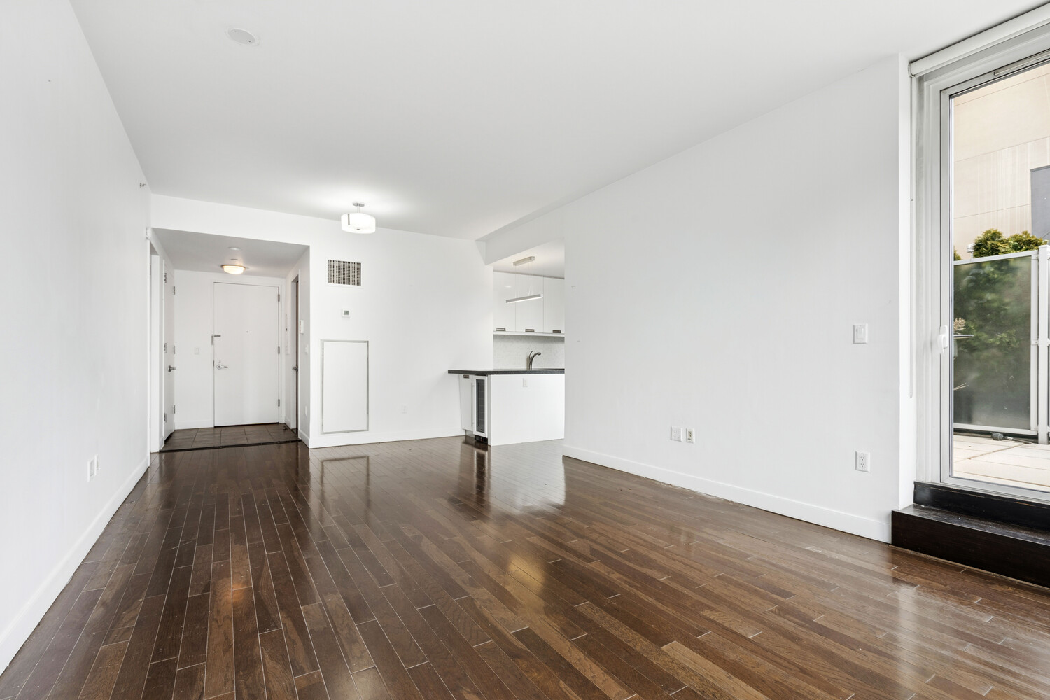 #3 photo, 261 W 28TH Street, Chelsea , NY 10001