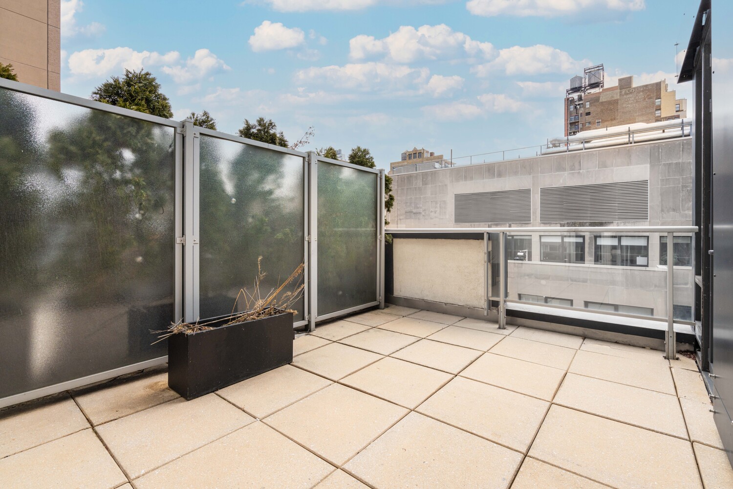 #4 photo, 261 W 28TH Street, Chelsea , NY 10001