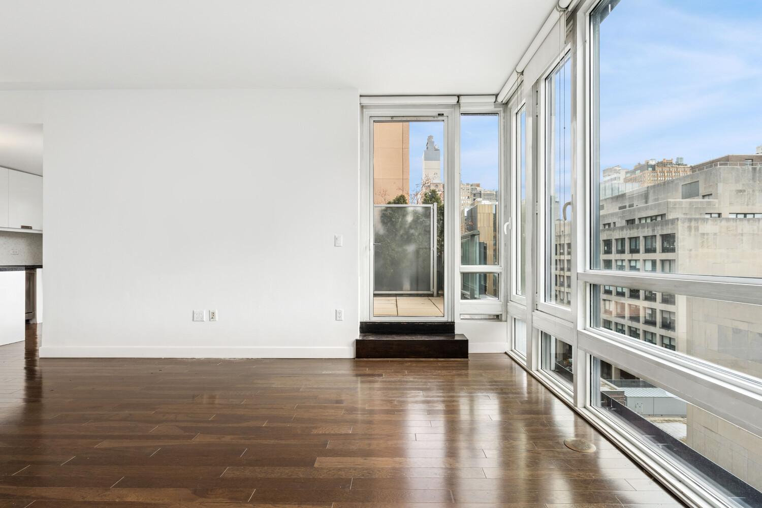 #7 photo, 261 W 28TH Street, Chelsea , NY 10001