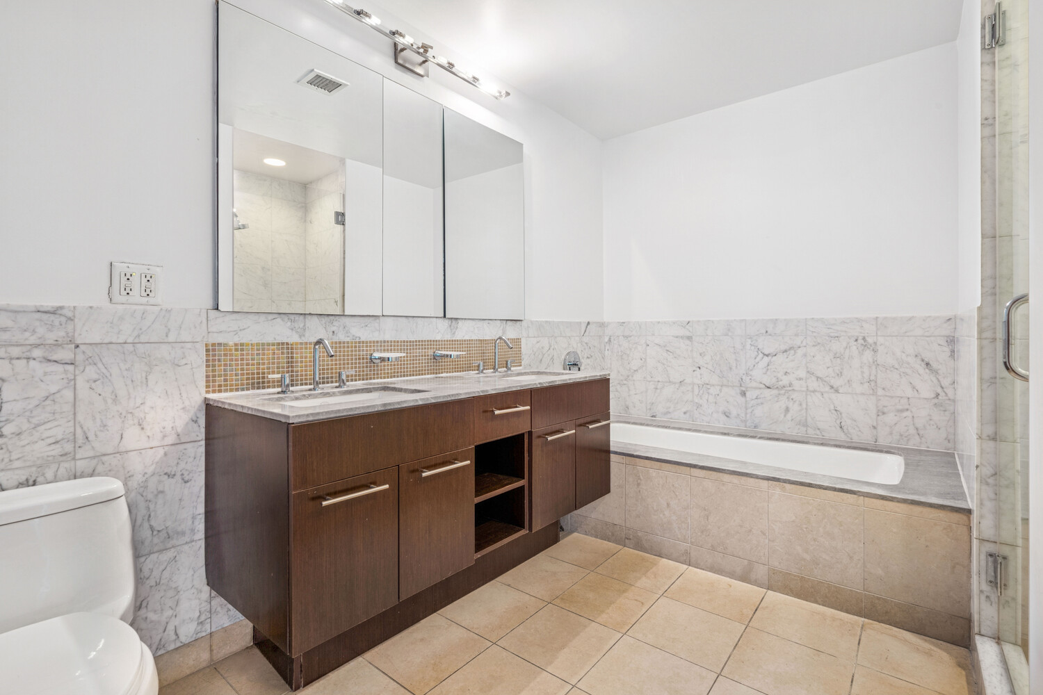 #9 photo, 261 W 28TH Street, Chelsea , NY 10001