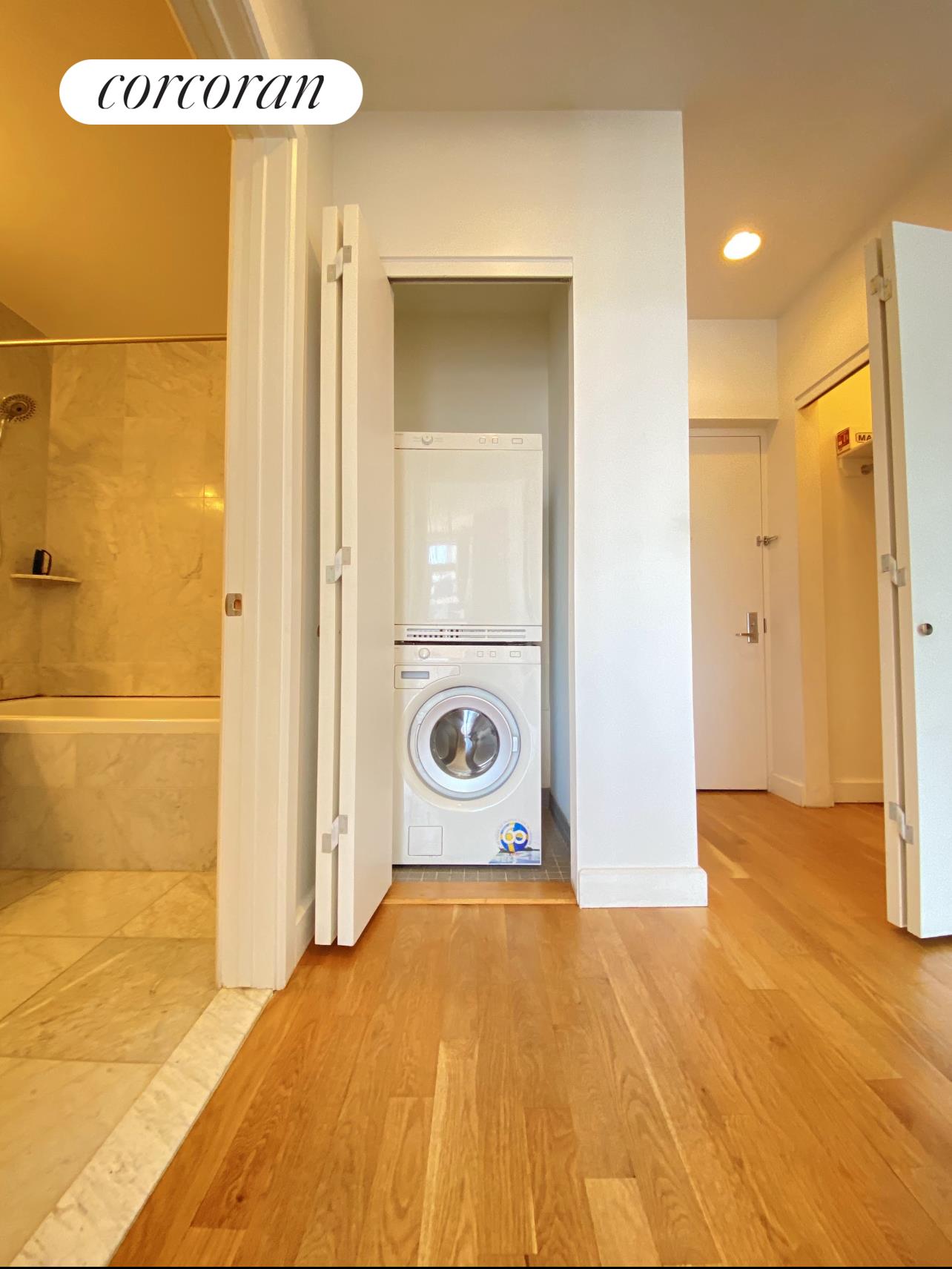 #11 photo, Astoria, קווינס Astoria , NY 11106