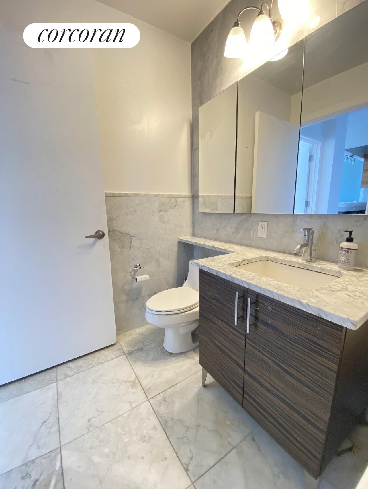 #13 photo, Astoria, קווינס Astoria , NY 11106