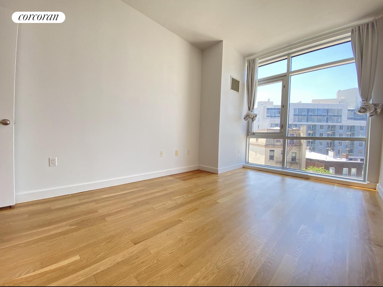 #6 photo, Astoria, קווינס Astoria , NY 11106