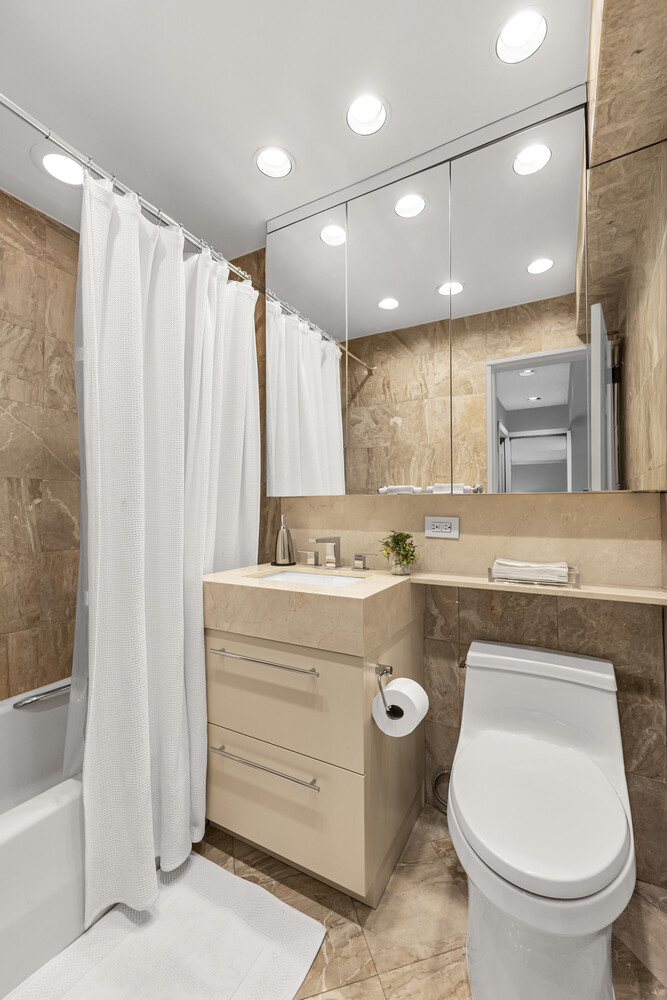 #10 photo, 207 E 74TH Street, Lenox Hill , NY 10021