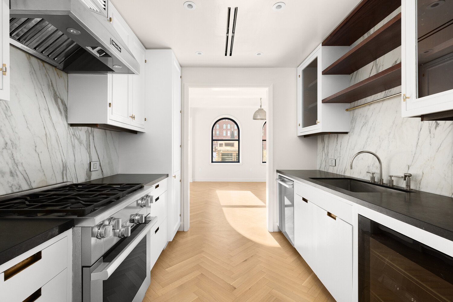 #4 photo, 275 W 10TH Street, West Village , NY 10014