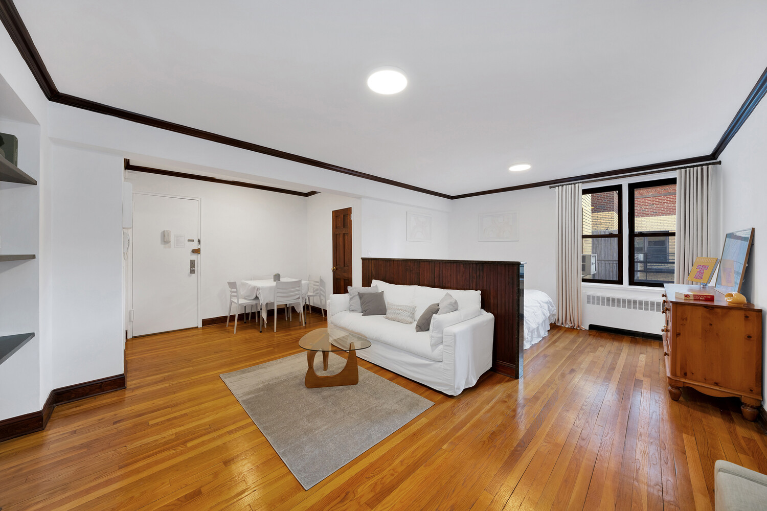 #1 photo, 60 E 9TH Street, मैनहटन Greenwich Village , NY 10003