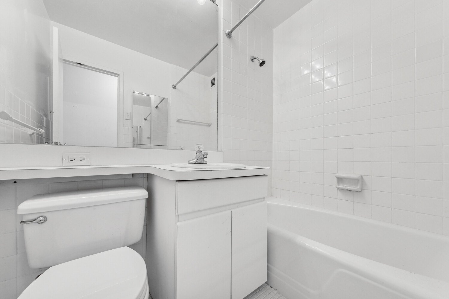 #16 photo, New York City, Yorkville , NY 10128