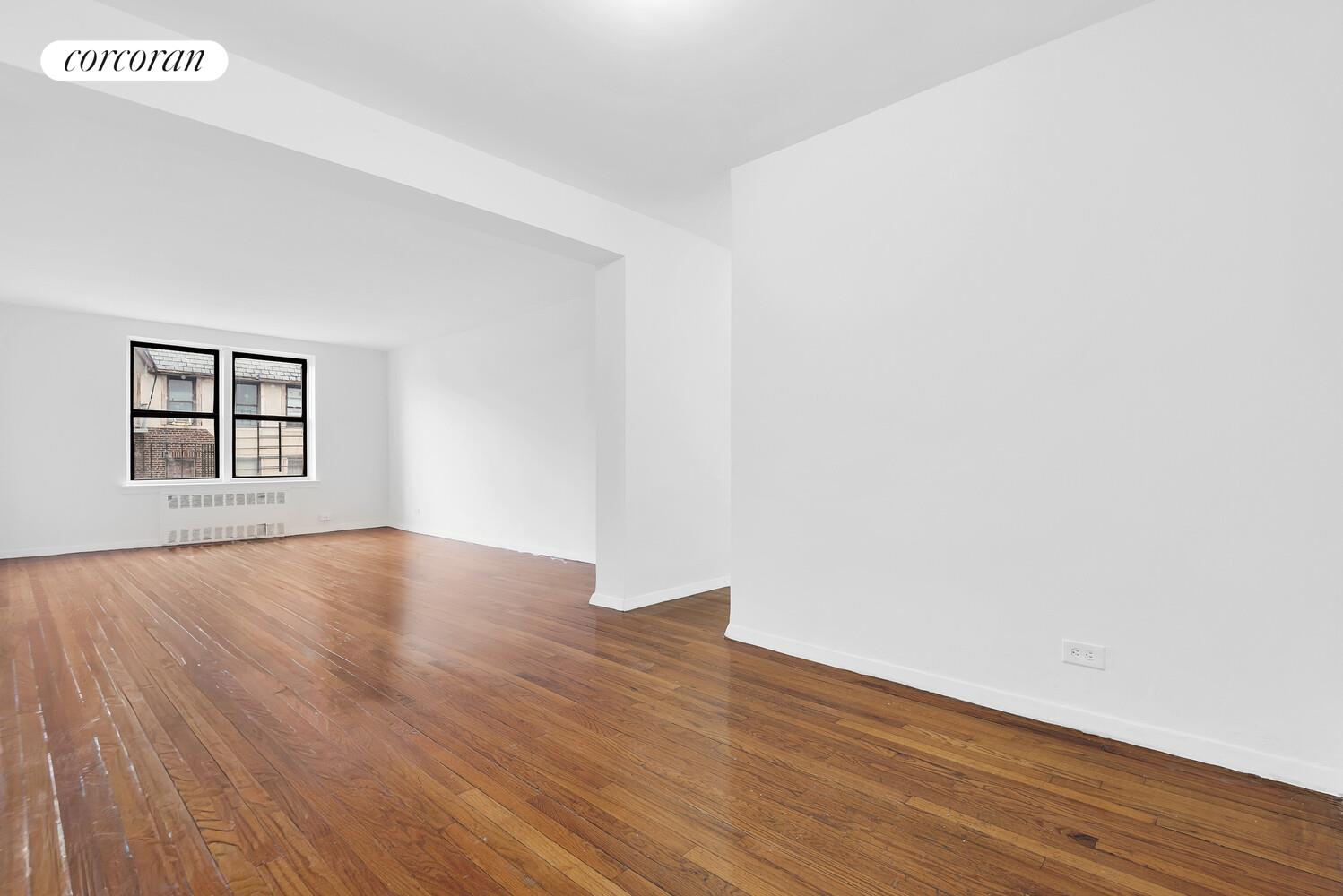 #3 photo, 2830 BRIGGS Avenue, Fordham , NY 10458