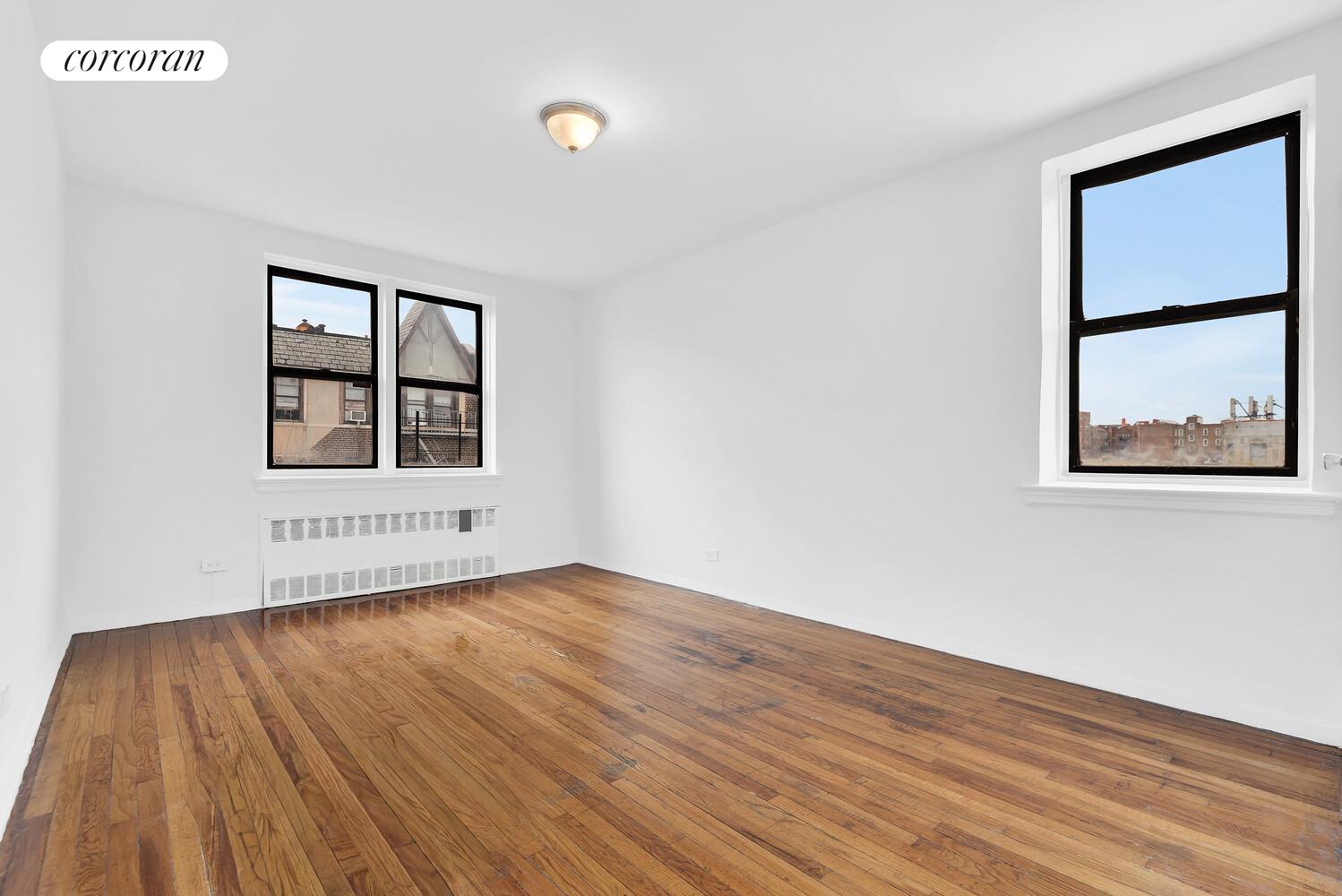 #5 photo, 2830 BRIGGS Avenue, Fordham , NY 10458