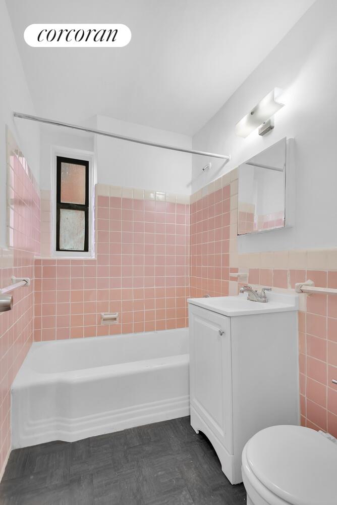 #7 photo, 2830 BRIGGS Avenue, Fordham , NY 10458