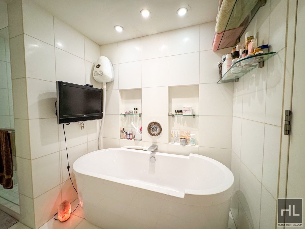 #13 photo, 340 E 23rd Street, Gramercy Park , NY 10010