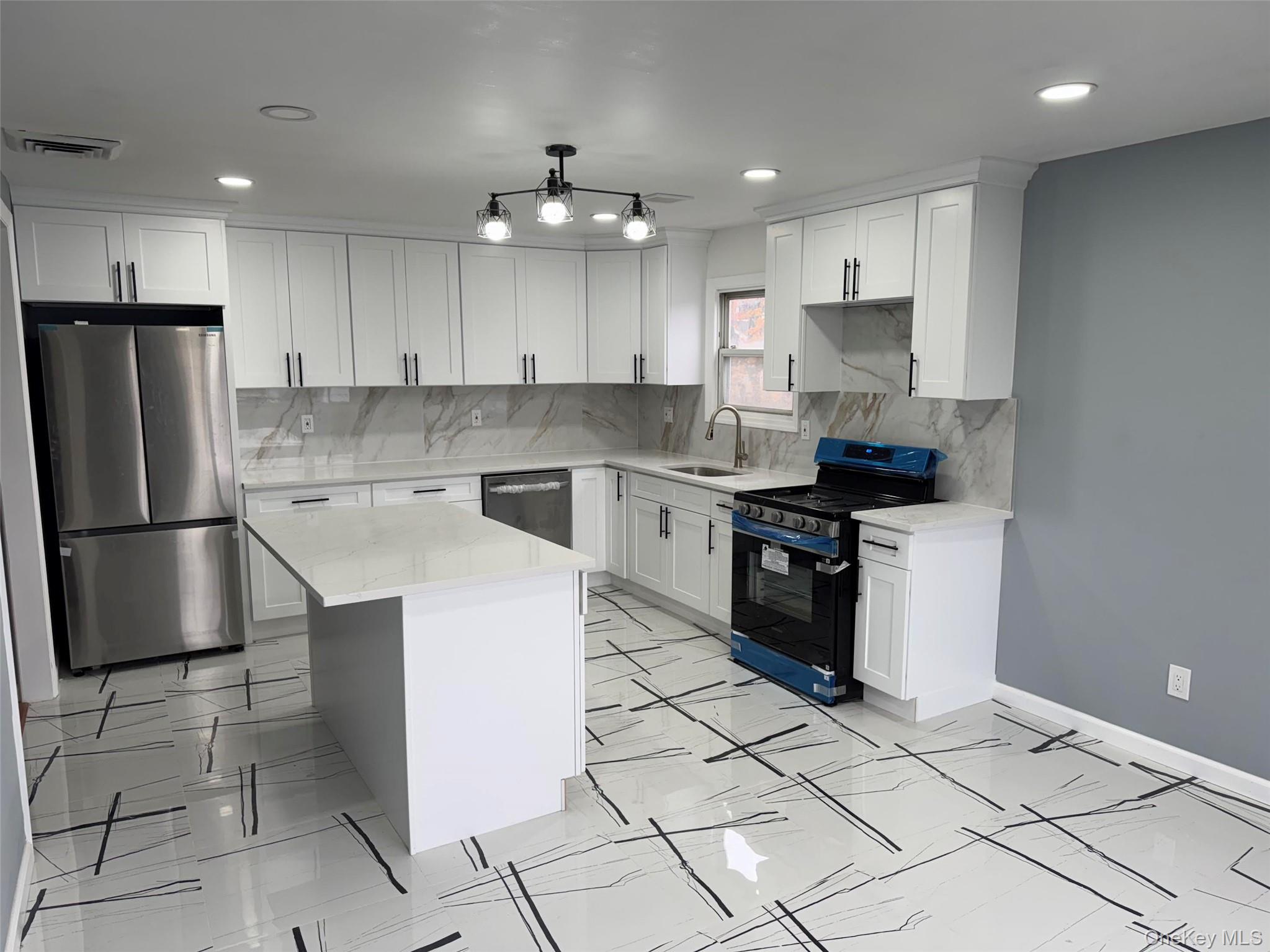 #12 photo, 189 Legion Street, Brooklyn , NY 11212