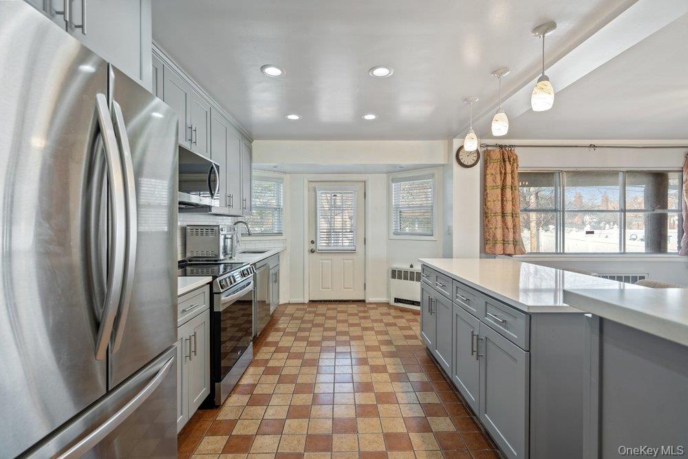 #11 photo, 527 Alicia Drive, Westbury , NY 11590