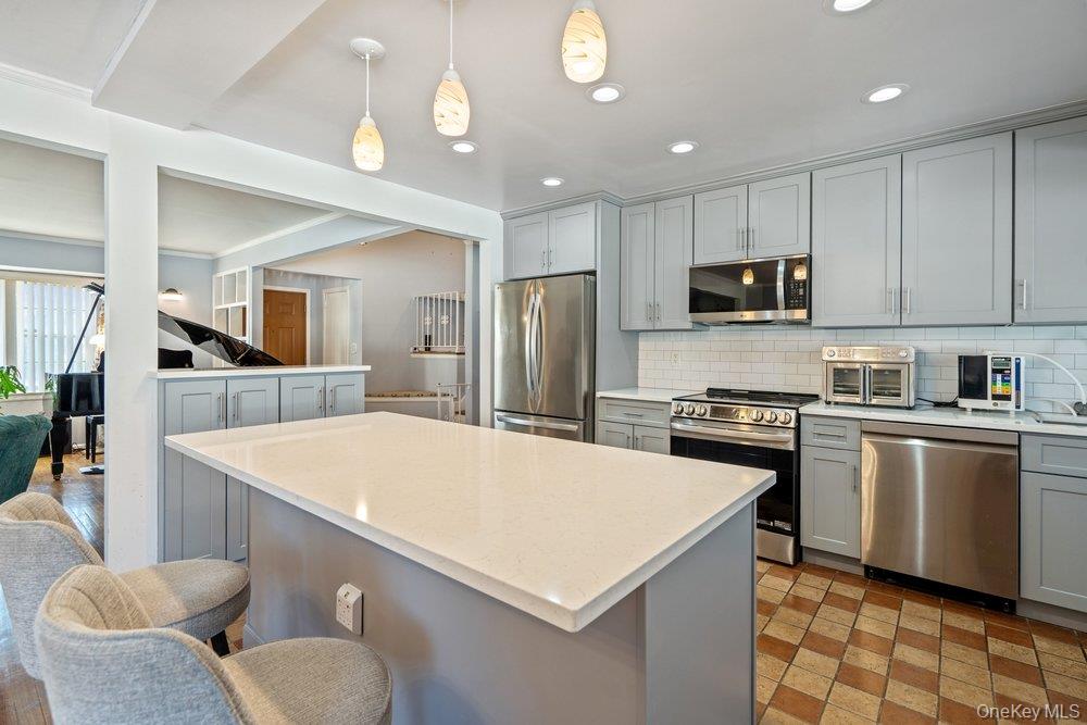 #14 photo, 527 Alicia Drive, Westbury , NY 11590