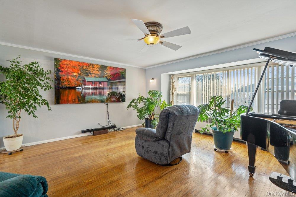 #18 photo, 527 Alicia Drive, Westbury , NY 11590