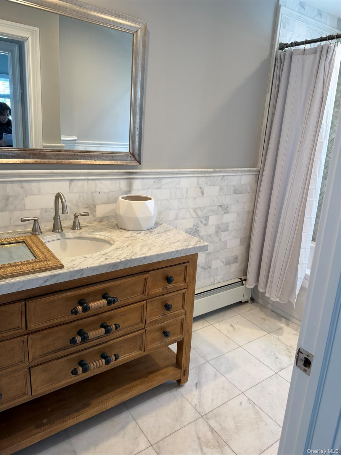 #12 photo, 16 Cape Road, Amityville , NY 11701