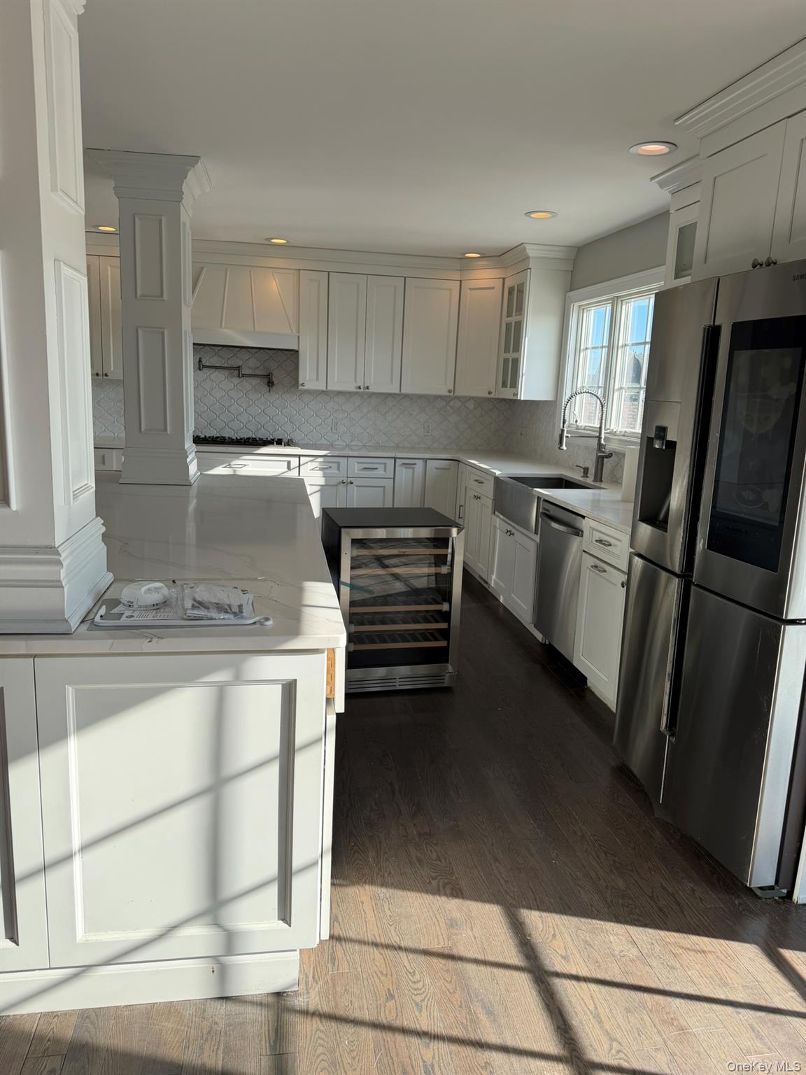 #9 photo, 16 Cape Road, Amityville , NY 11701